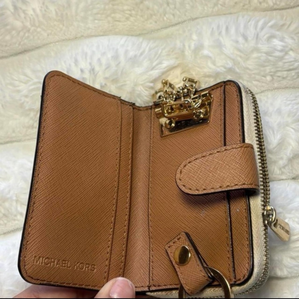 MK mini Wallet - Picture 7 of 7